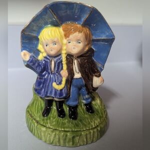 Vintage 1997 Kids Under Umbrella Ceramic Figurine 6” Hand Painted